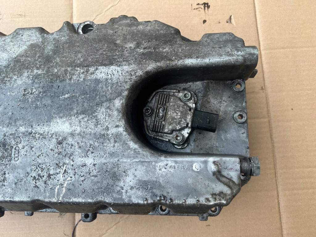 фото №6, Поддон масляная audi a8 d3 6.0 w12 bht 07c103804ak