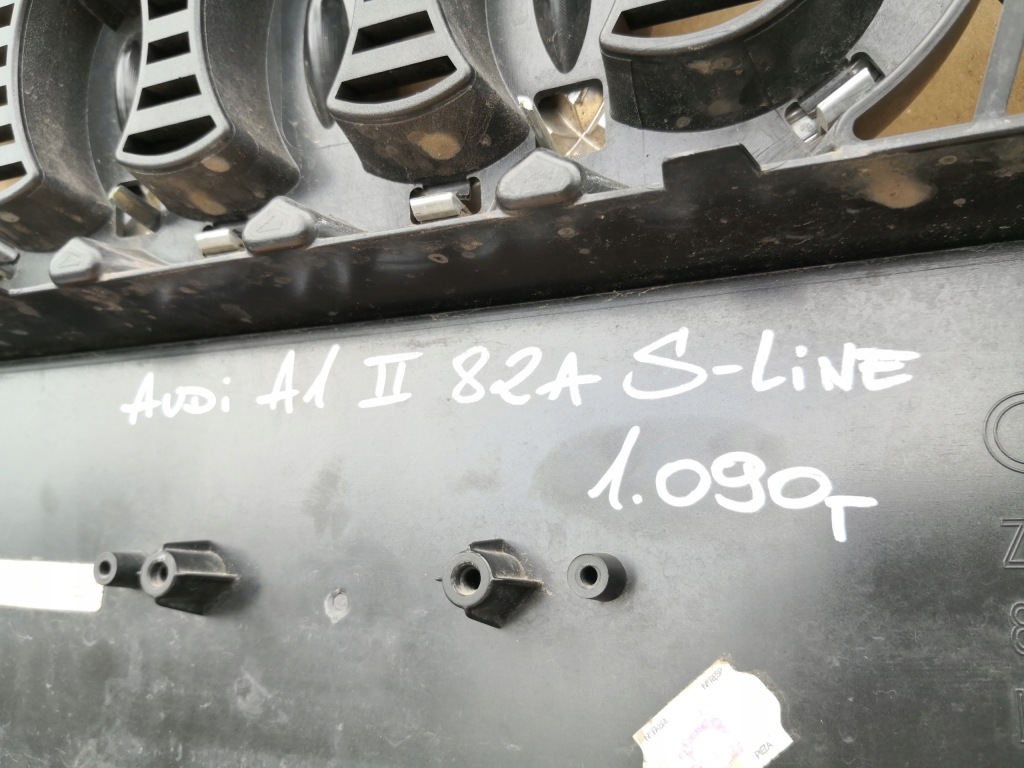 Audi a1 2 82a s line решітка радіатора решітка  радіатора Зі Шроту