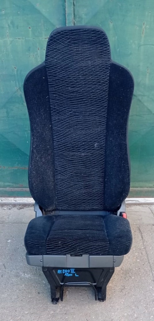 Купити Mercedes atego 3 818 5.2d 18r сидіння правий пасажира eu