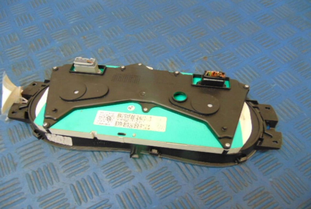 фото №5, Dacia logan 1.4 8v счетчик 21677500-1