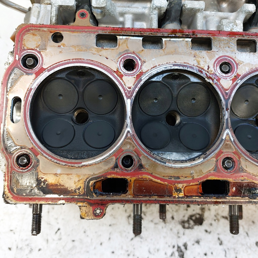 фото №16, Skoda rapid 1,4 tsi головка двигателя валы защита распределительного вала 03c103358bf