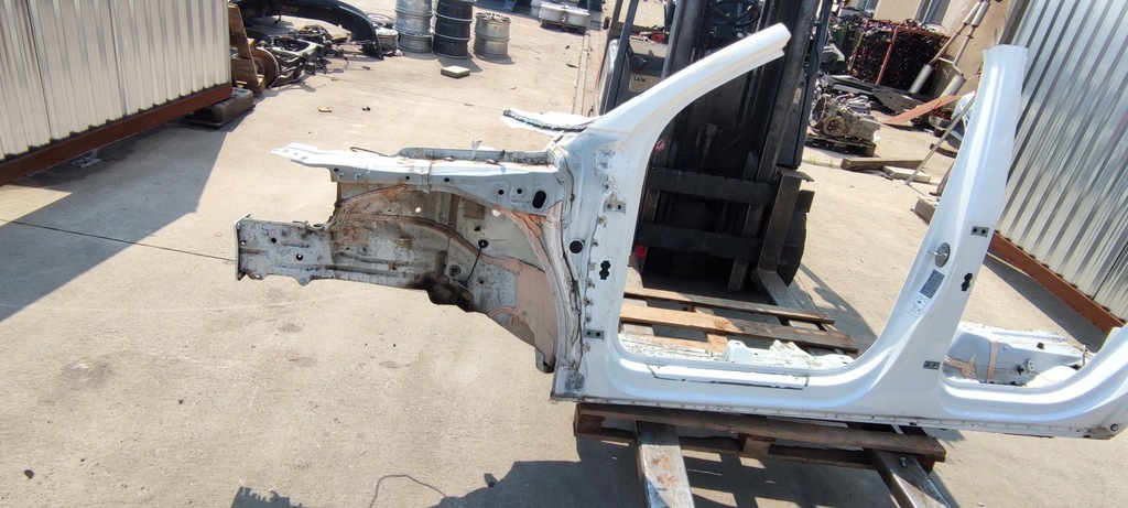 фото №12, Чверть лонжерон підкрилок лівий перед q3 83a f3b