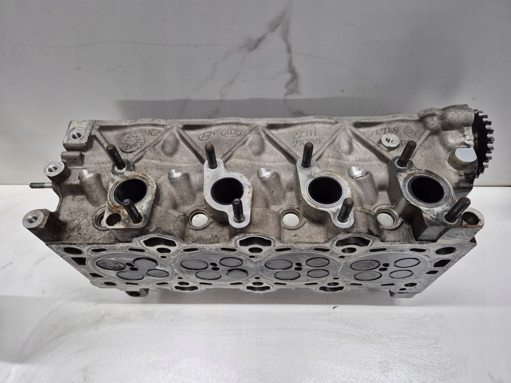 Головка комплект  вали kia ceed i proceed hyundai i30 1.6 crdi d4fb 221112a100 Зі Шроту