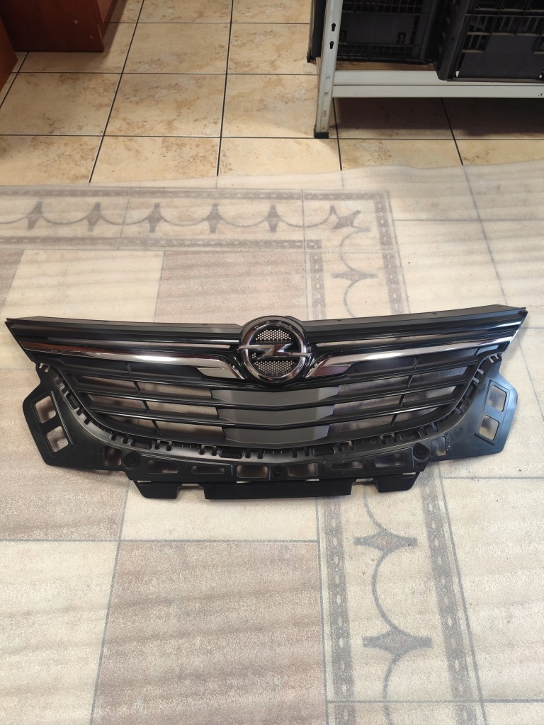 фото №1, Решітка радіатора решітка радіатора opel zafira c lift радар 341601492