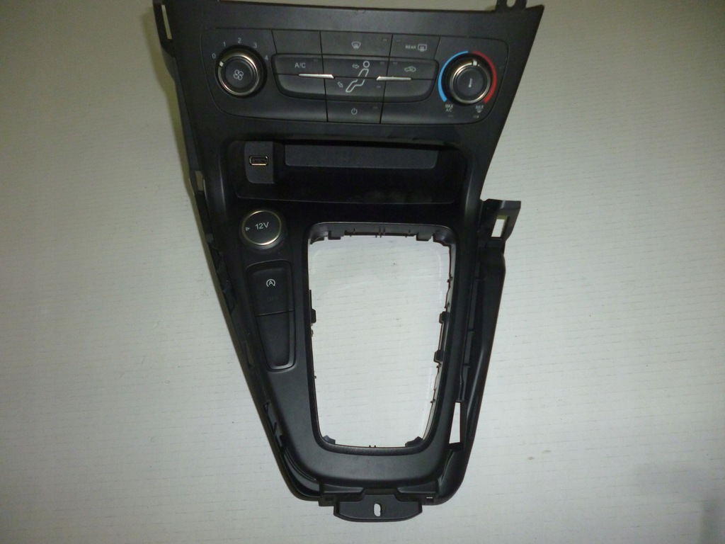 фото №1, Ford focus mk3 lift панель рамка радіо кондиціонера