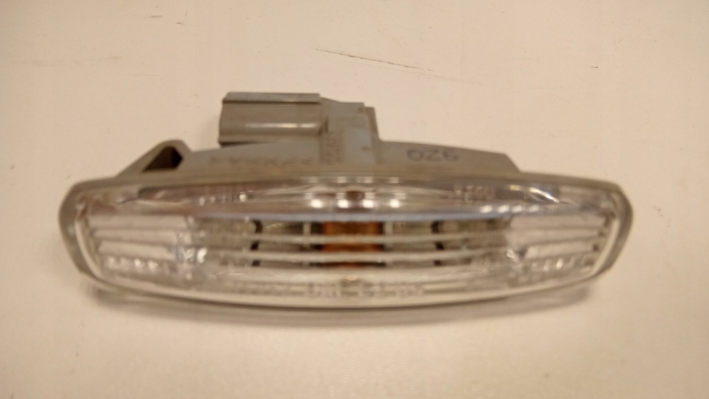 фото №10, Поворотник w крыло infiniti qx70 fx30d fx35