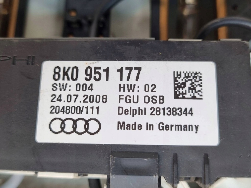 фото №8, Лампа освещение кабины перед audi a5 8t 2008 8k0951177