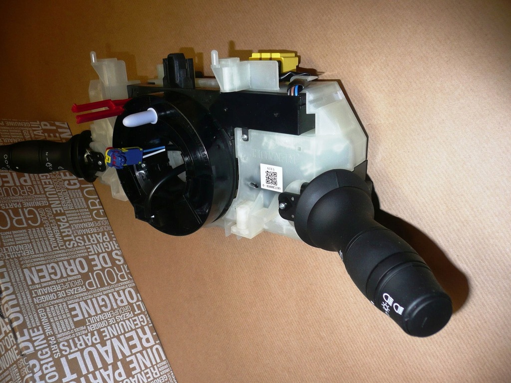 фото №2, Переключатель комбинированный renault master iii 681720005r оригинал