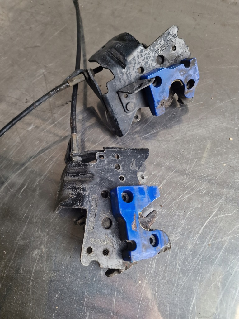 Замок решётка капот трос ручка scania r 1925340 1925341 Доставка