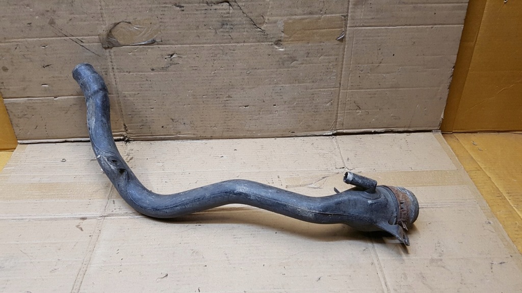 фото №1, Заливная горловина труба топлива bmw e36