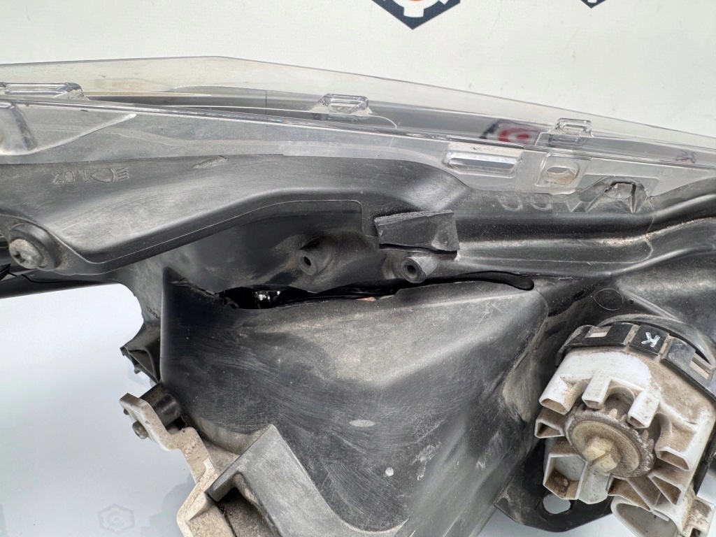 Фара ліва перед toyota corolla e16 рестайлінг  full led Ціна