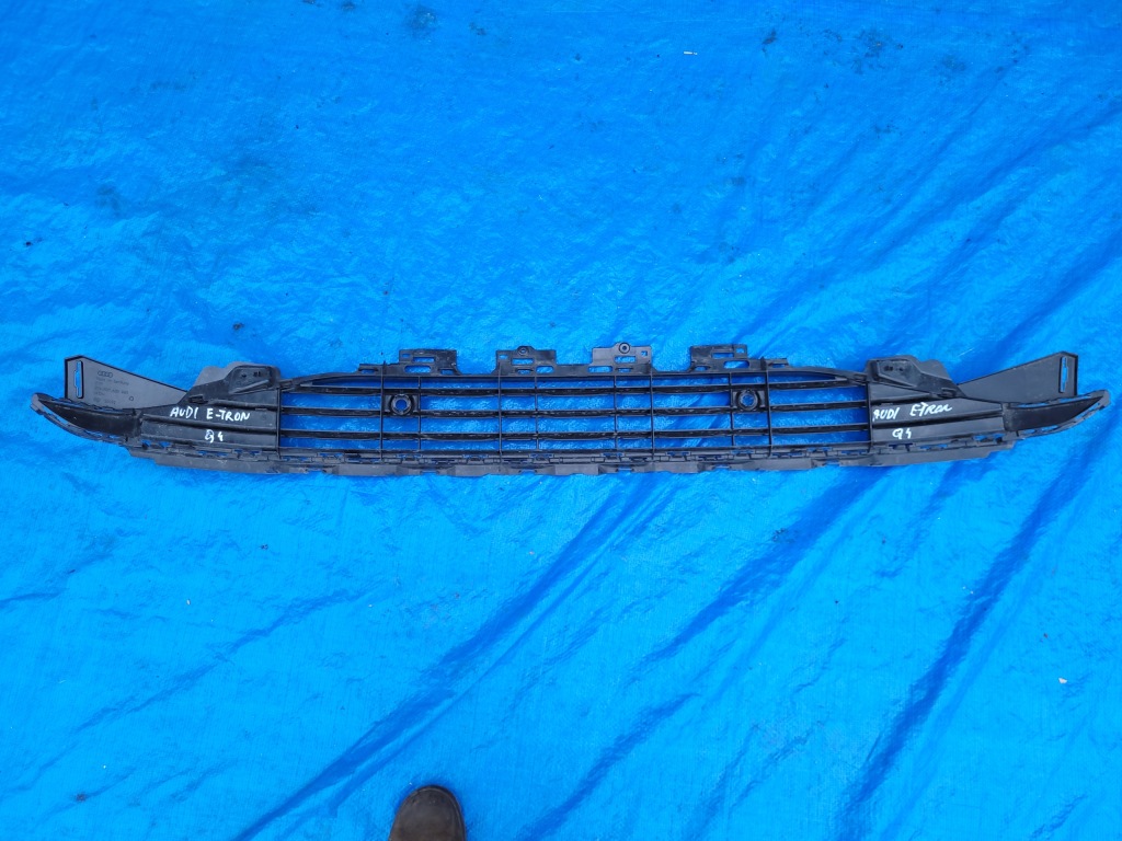 фото №8, Audi q4 e-tron | решётка решётка радиатора средняя бампера перед передняя 89a807683