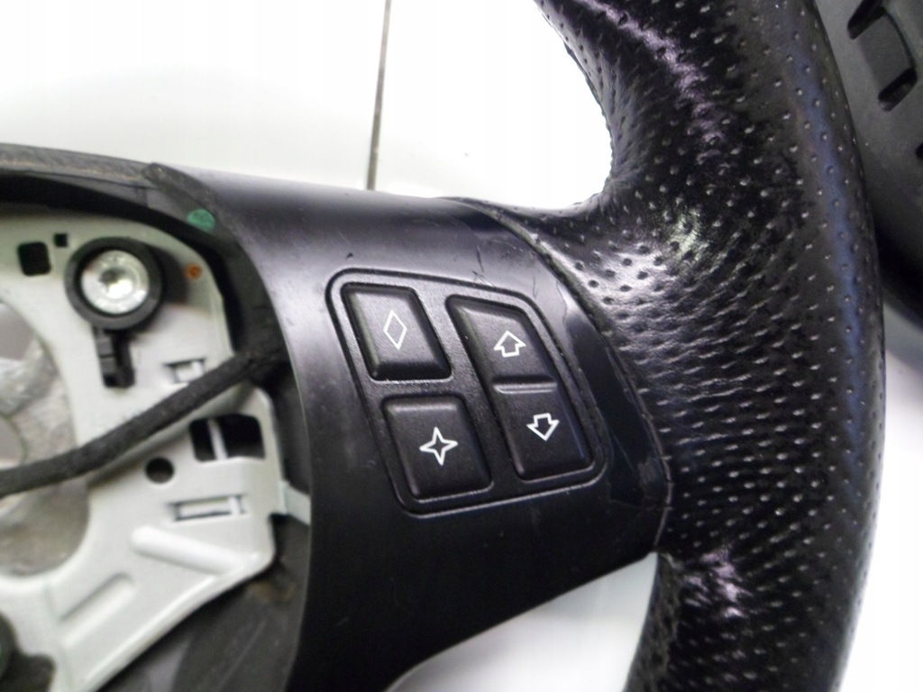 фото №9, Bmw 3 e90 m-pakiet воздуховод 7839076 3-369-e87-1 подушка