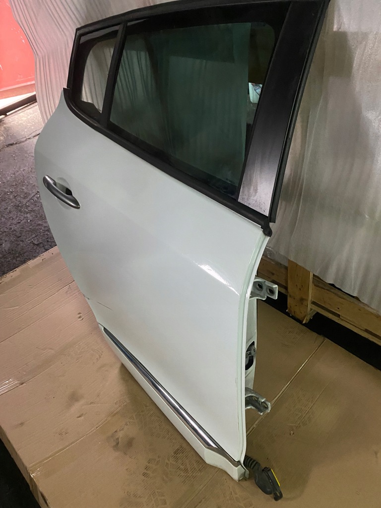 фото №4, Повний двері - правий задня renault megane iii hb