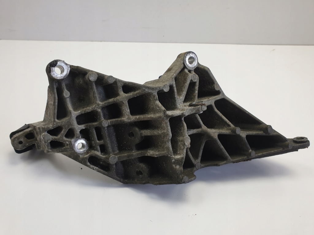 Range rover sport 2 3.0 d кронштейн генератора в Украине