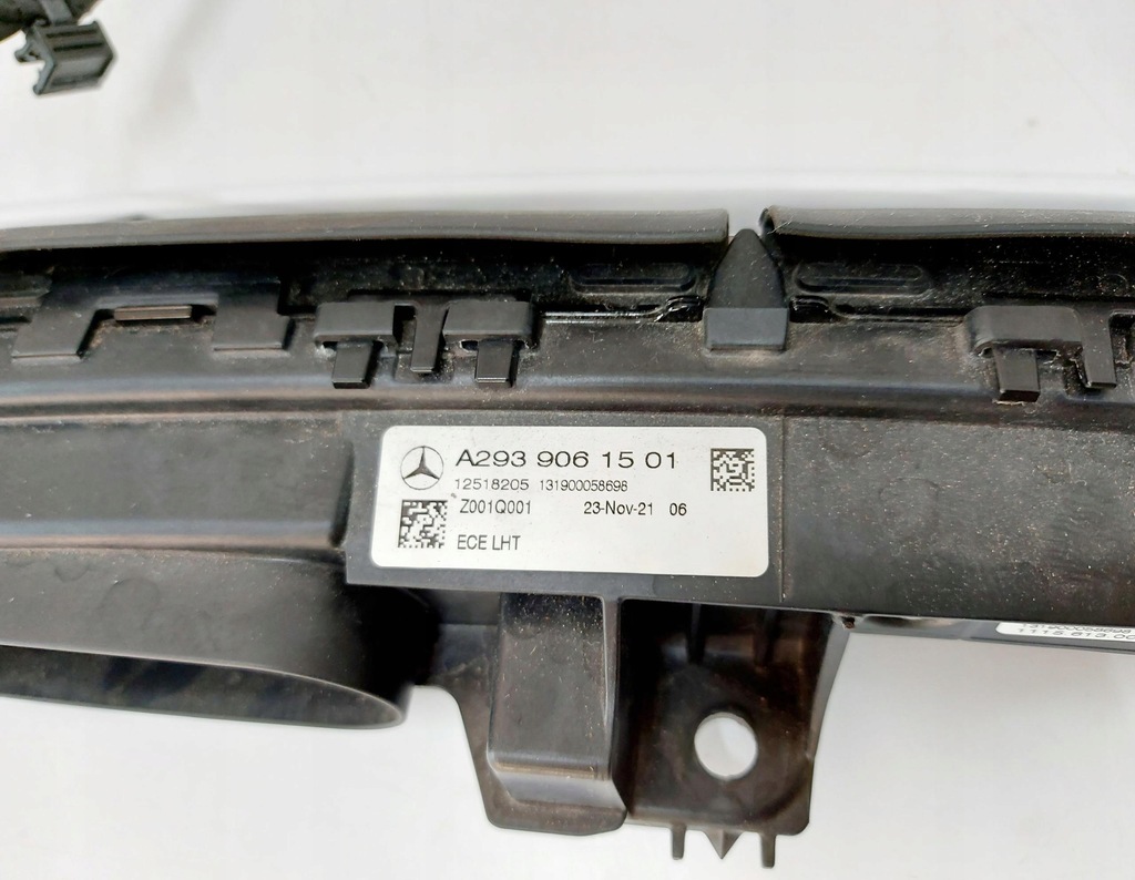 фото №9, Mercedes eqc n293 w293 21r. лампа средняя drl cała a2939061501