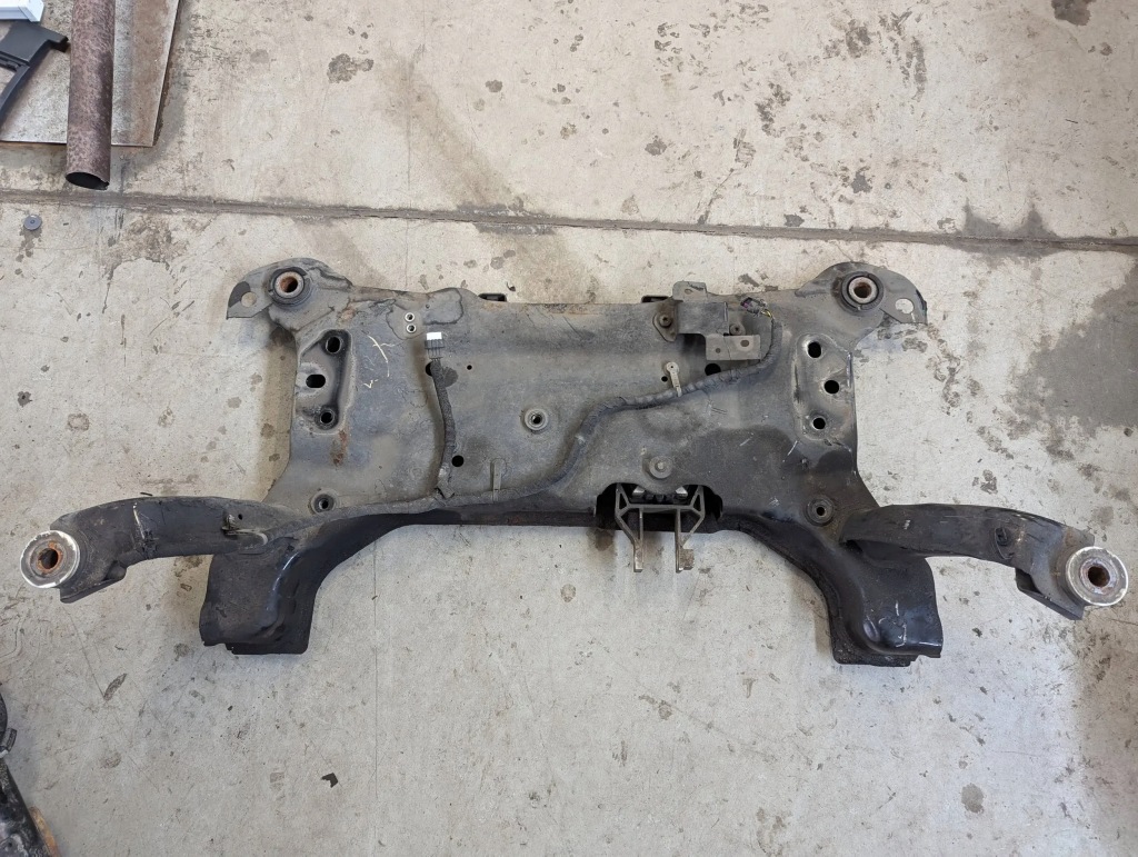 Купить Ford connect mk2 2012-2020 1.5 tdci подрамник подрамник двигателя