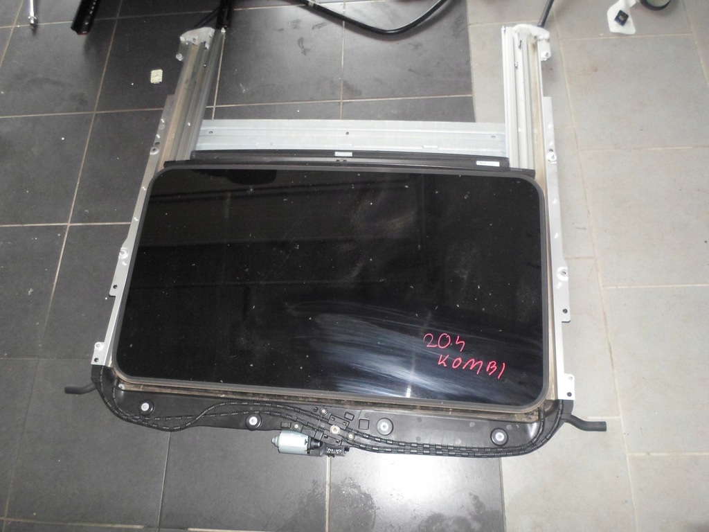 фото №1, Mercedes w204 kombi люк kompletny idealny