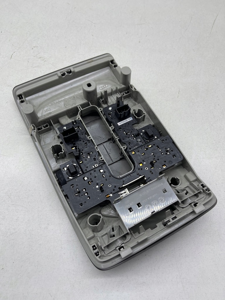 фото №11, Audi a6 c7 лампа освітлення кабіни czarna s-line