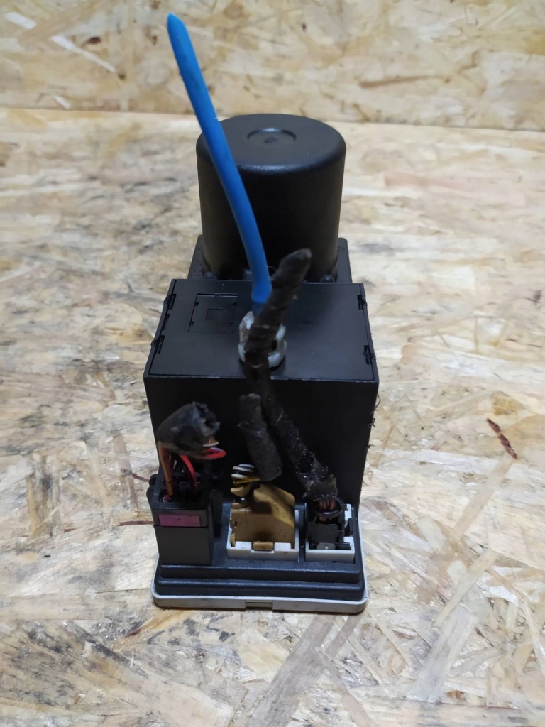 8l0862257e audi a4 b5 помпа центрального замка Зі Шроту