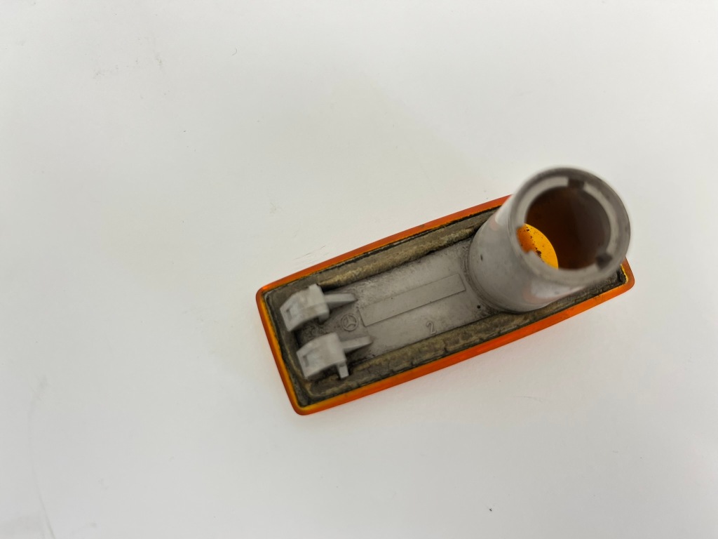 Поворотник w крила поворотник поворотник передній перед mercedes w124 в Україні