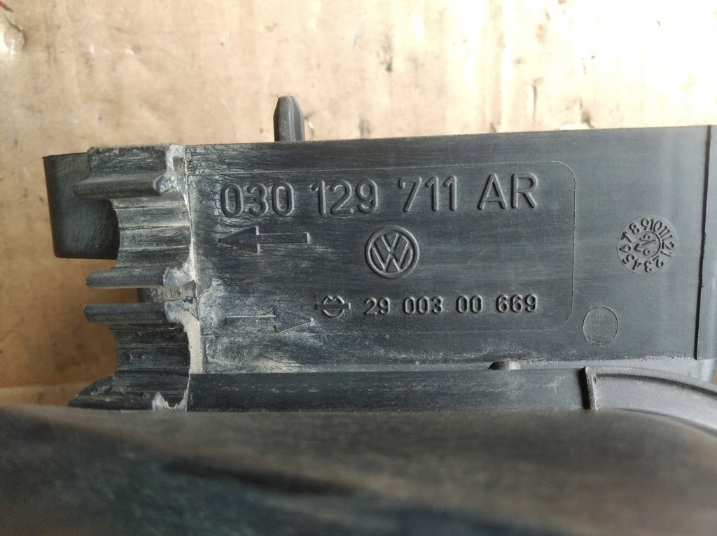 фото №6, Коллектор всасывающий vw golf 3 vento polo ibiza ii caddy 1,4b 8v 030129711ar