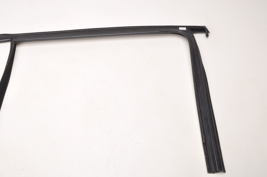 фото №7, Mercedes eqb x243 молдинг стекло подоконная задняя левая 24r a2477352500