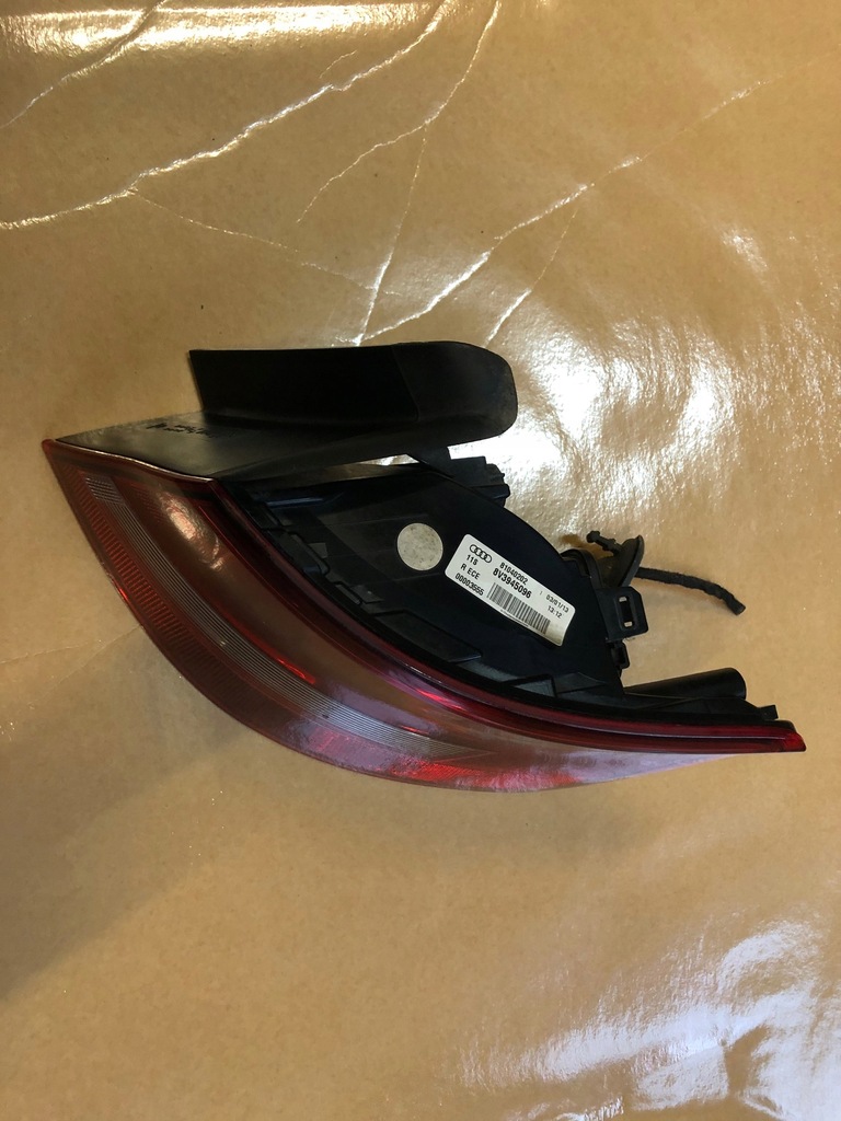 фото №13, Audi a3 8v 3d лампа правая задняя задняя 8v3945096