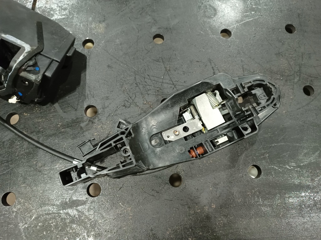 фото №10, Citroen c4 picasso ii - замок дверь правый задний