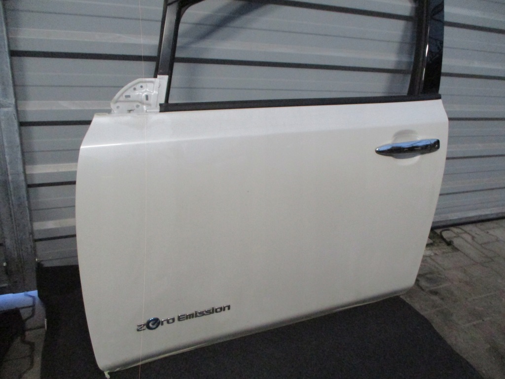 фото №2, Nissan leaf ii ze1 2017- дверь левая передние перед