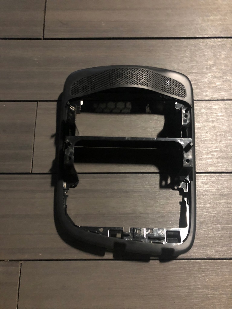 фото №4, Рамка панель радио clio iv 681048775r 681043537r