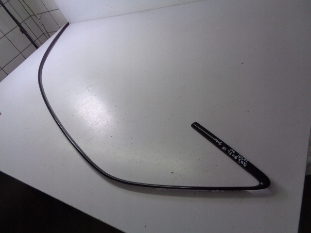 фото №1, Молдинг дах права audi q3 i 8u lift 2.0 tdi s-line 2018 rok