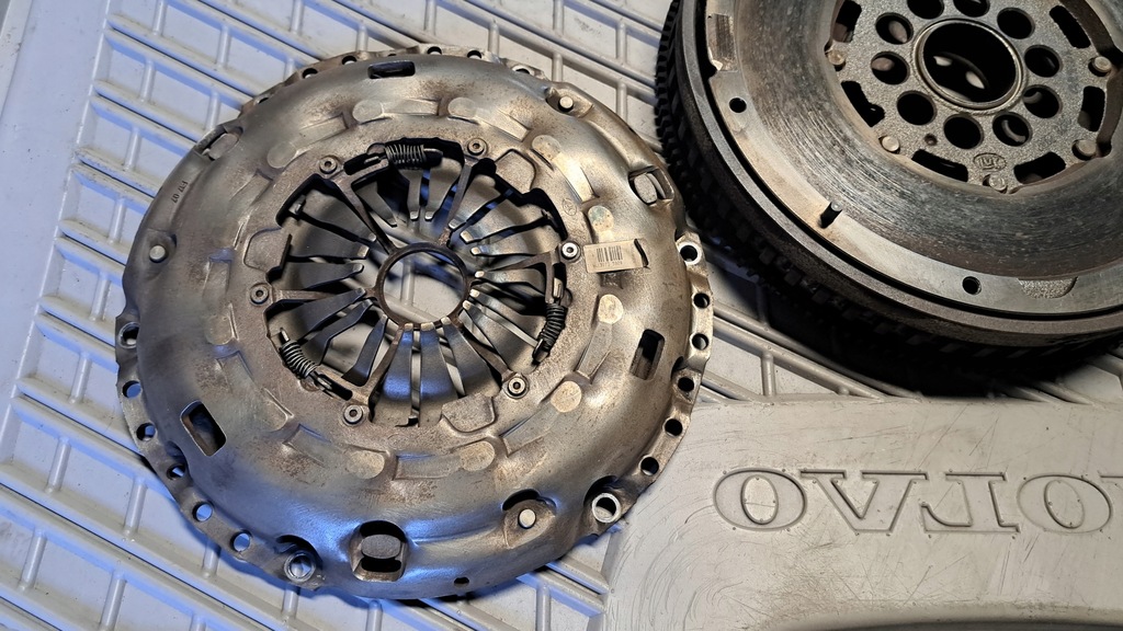 фото №7, Volvo s60 ii v60 i v70 iii 2.4 d5 205km зчеплення двомасовий маховик kpl. d5244t10 11