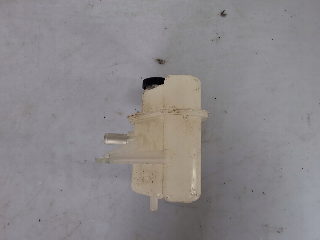 фото №6, Yaris iii гибрид бачок расширительный