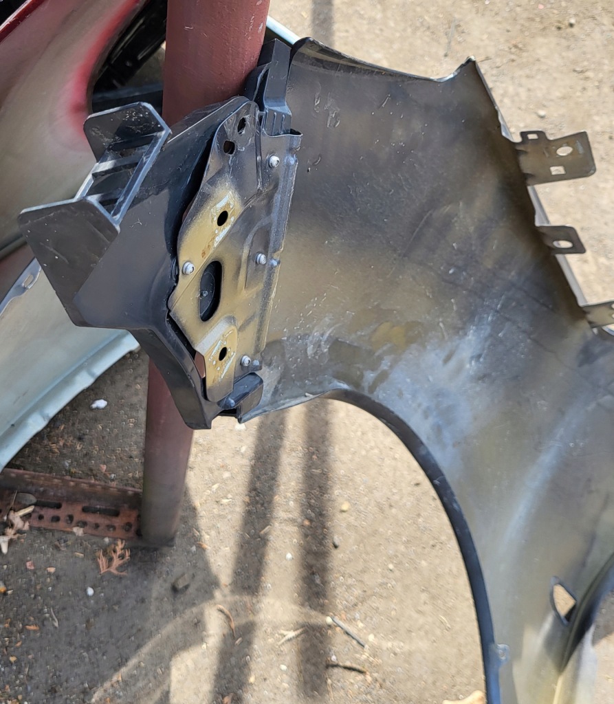 Крыло правый перед направляющая opel astra j оригинальный номер Доставка