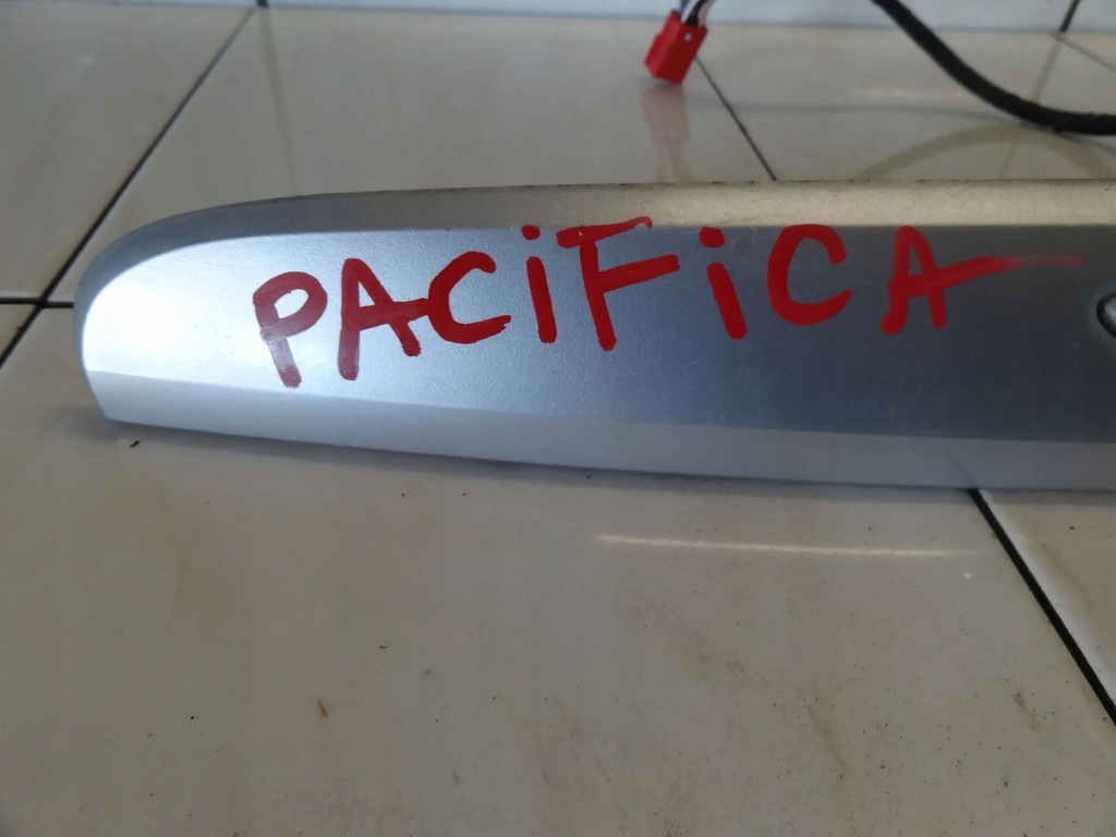 фото №6, Chrysler pacifica 04 crossover накладка крышки багажника задняя задняя