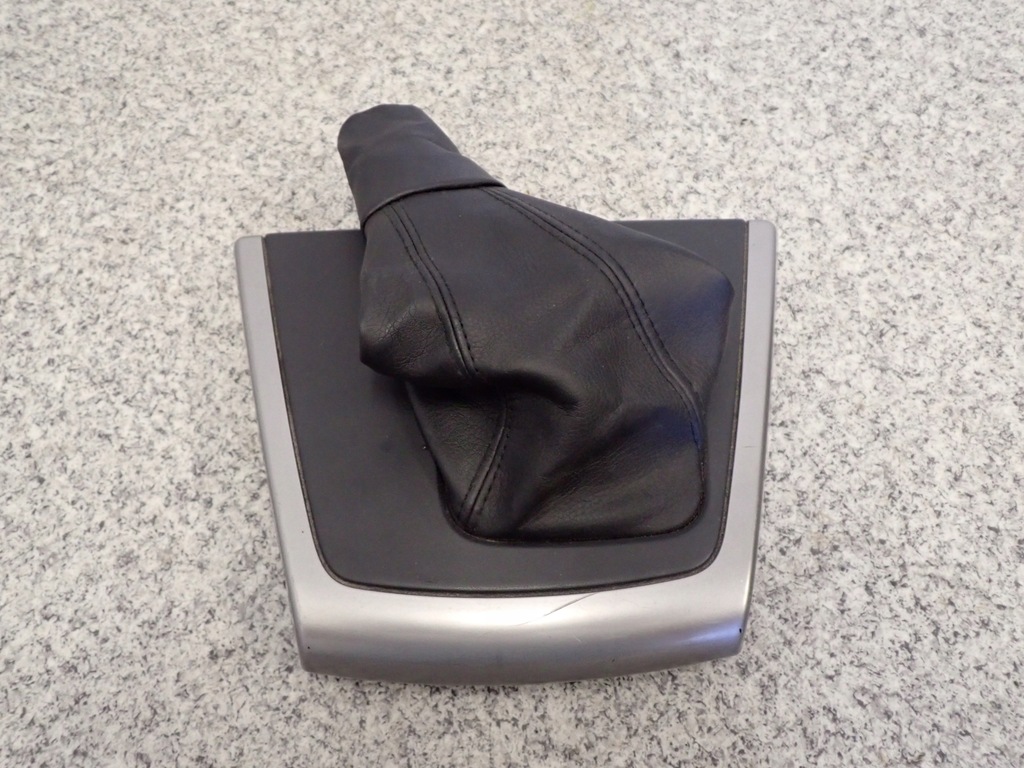 фото №1, Mazda 5 08-10 чехол пластик средний рамка