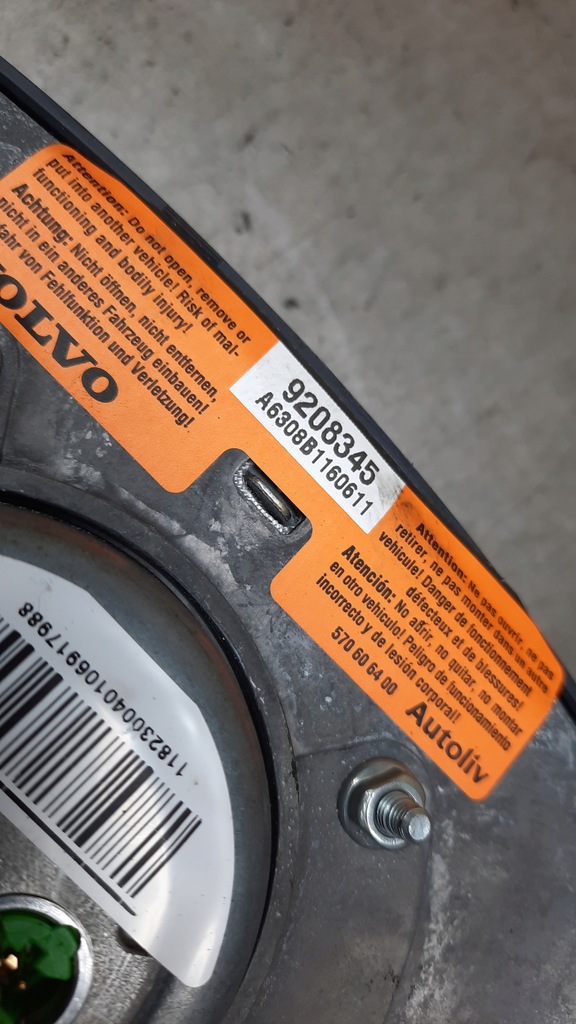 фото №5, Подушка руля 9208345 volvo s60 v70 ii