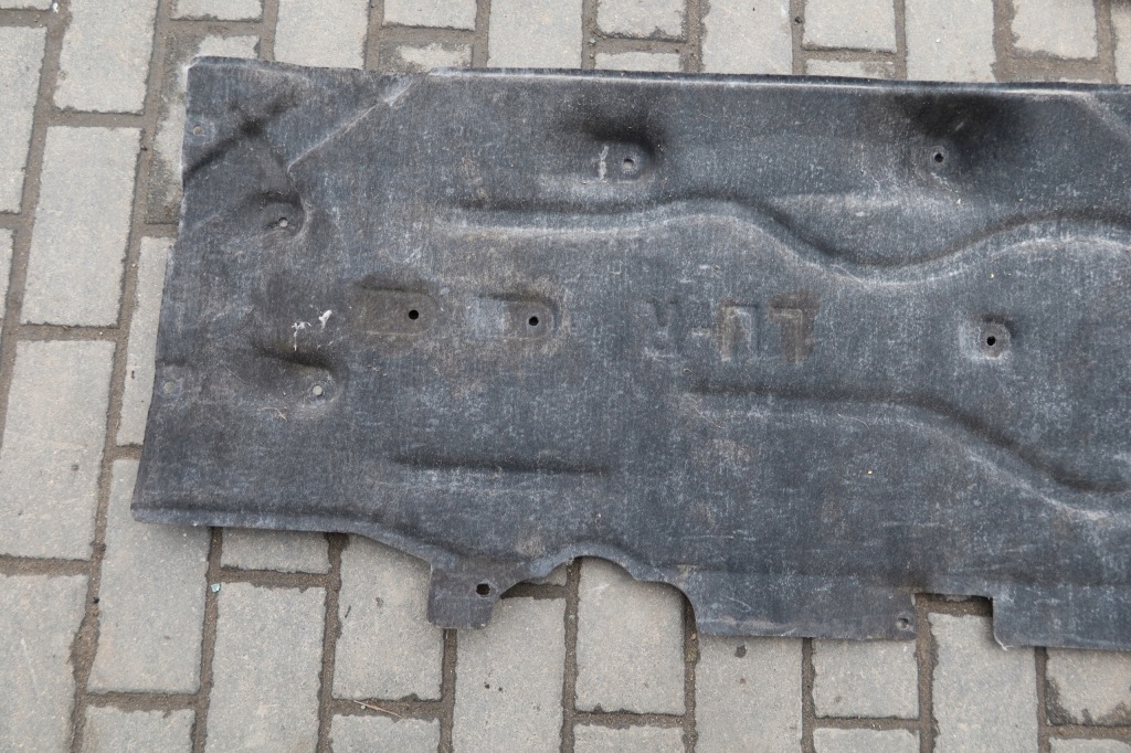 Накладка подвеска правая bmw 2 7290808 комплект Оригинал