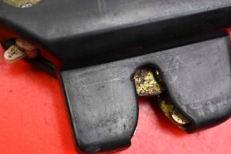 фото №11, Замок крышки задняя багажника 95790-33050 kia magentis 1 i 01-03