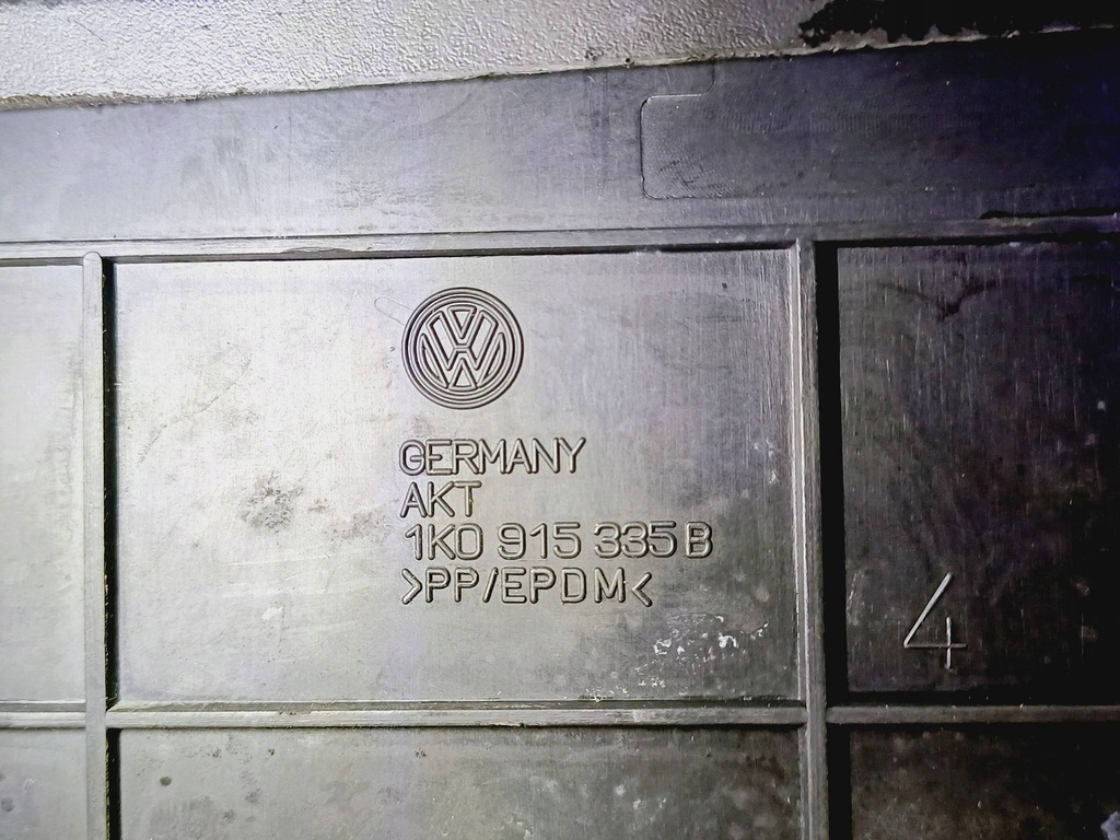 фото №9, Корпус na акумулятор комплектна vw touran i 1k0915335b / 1k0915443 nr1