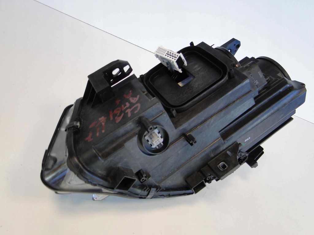 фото №10, Mercedes cla 117 45 amg лампа правая ксенон красный