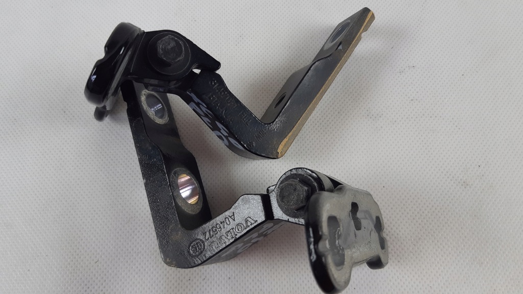 фото №4, Volvo xc40 петли дверь левых перед 019