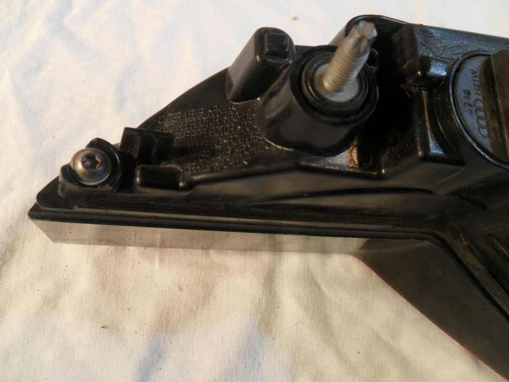 фото №12, Audi a4 b9 лампа крышки левый задняя 8w0 8w9 8w9945075