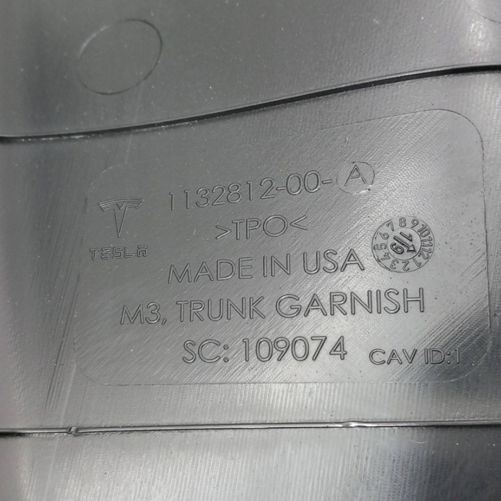 Молдинг захист багажника верхній tesla iii 1132812-00-a в Україні