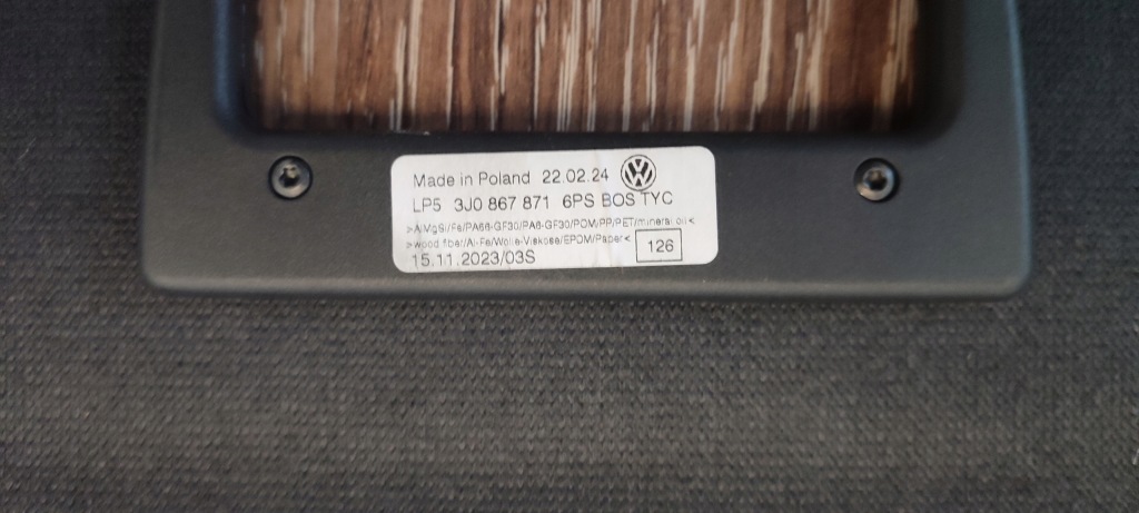 Купить Vw passat b9 шторка багажника черная 3j0867871 2023- хорошее состояние