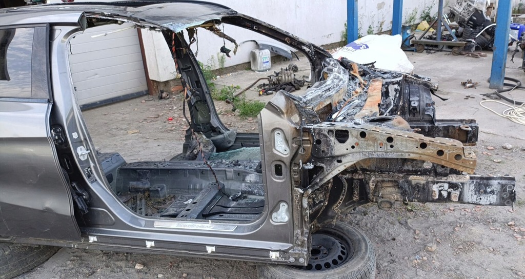 фото №1, Mercedes gla w156 x156 чверть правий перед права передня поріг блок двигуна 787