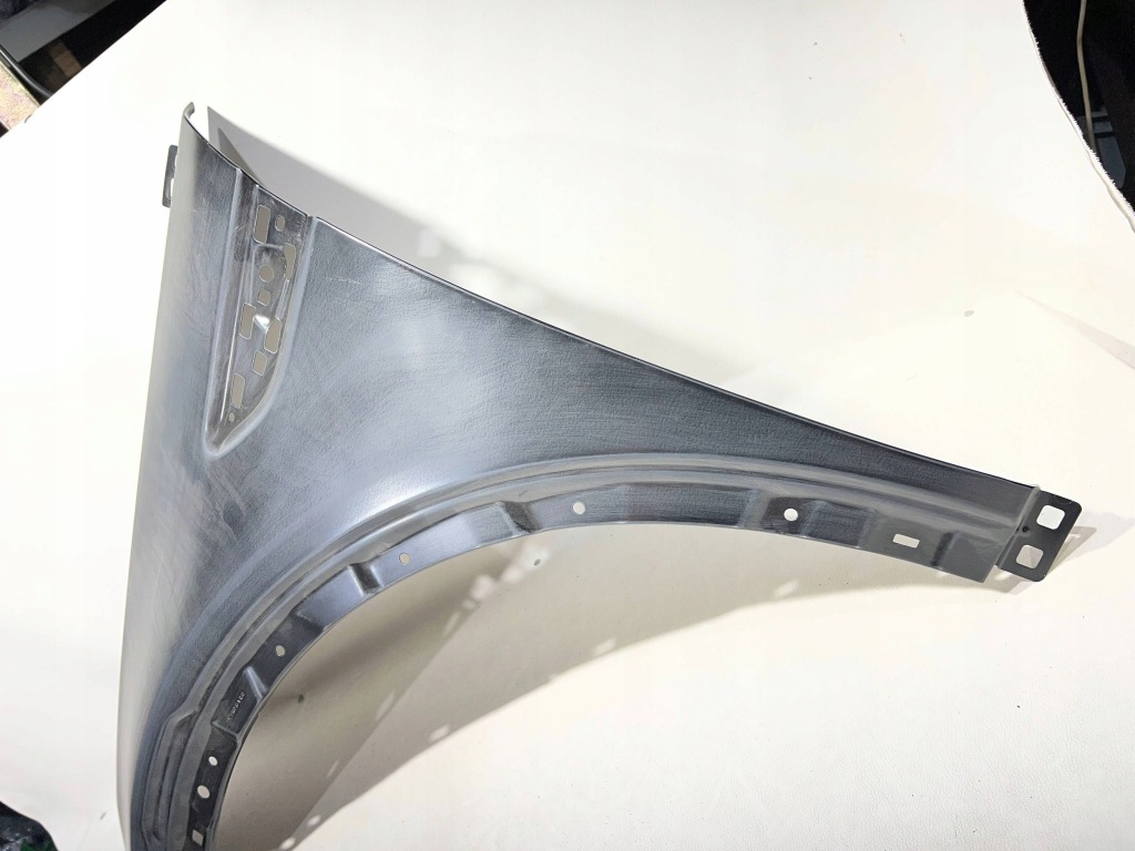 Крила лівий перед land range rover discovery sport 14- lr061384 Доставка