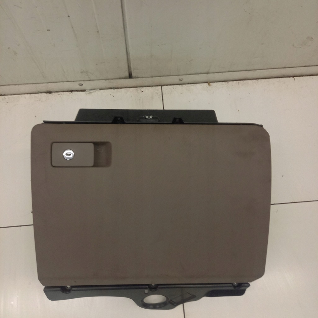 Купить Бардачок vw passat b7 alltrack 365 3c1857097 2.0l дизель 2007