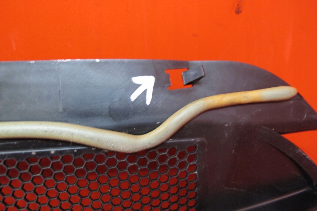 фото №9, Peugeot 308 ii 2 t9 жабо пластиковий верхній 98008282xt europa